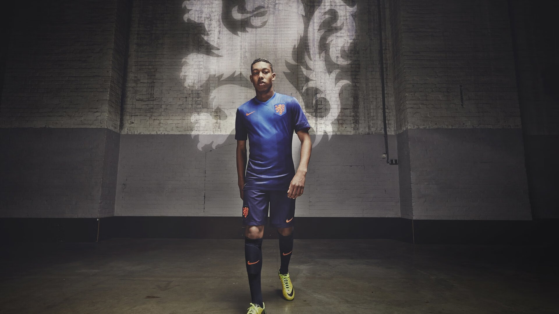 LOL跨服约战开启观众体验更具张力，lol跨服聊天