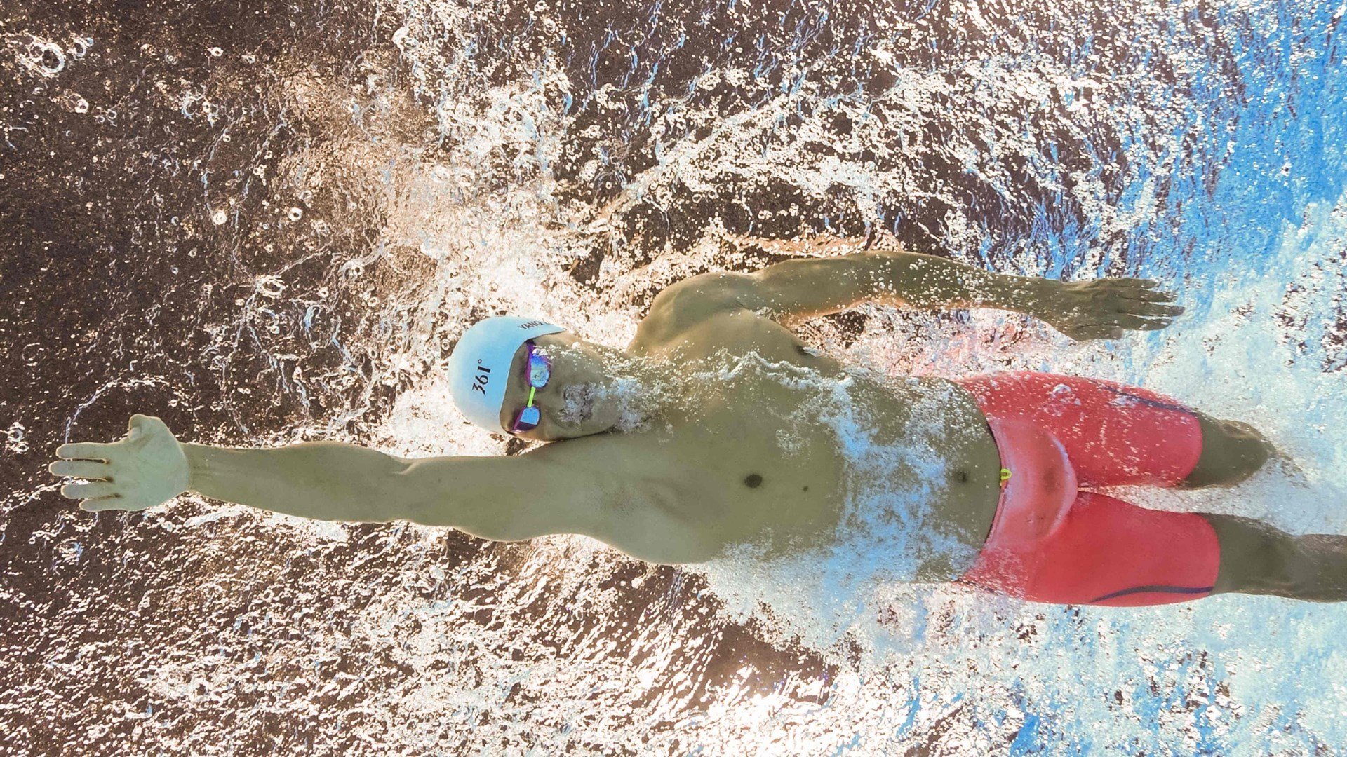 拉恩:全黑队外线的“惊人快马”,突破后的进攻威胁直指对方防线