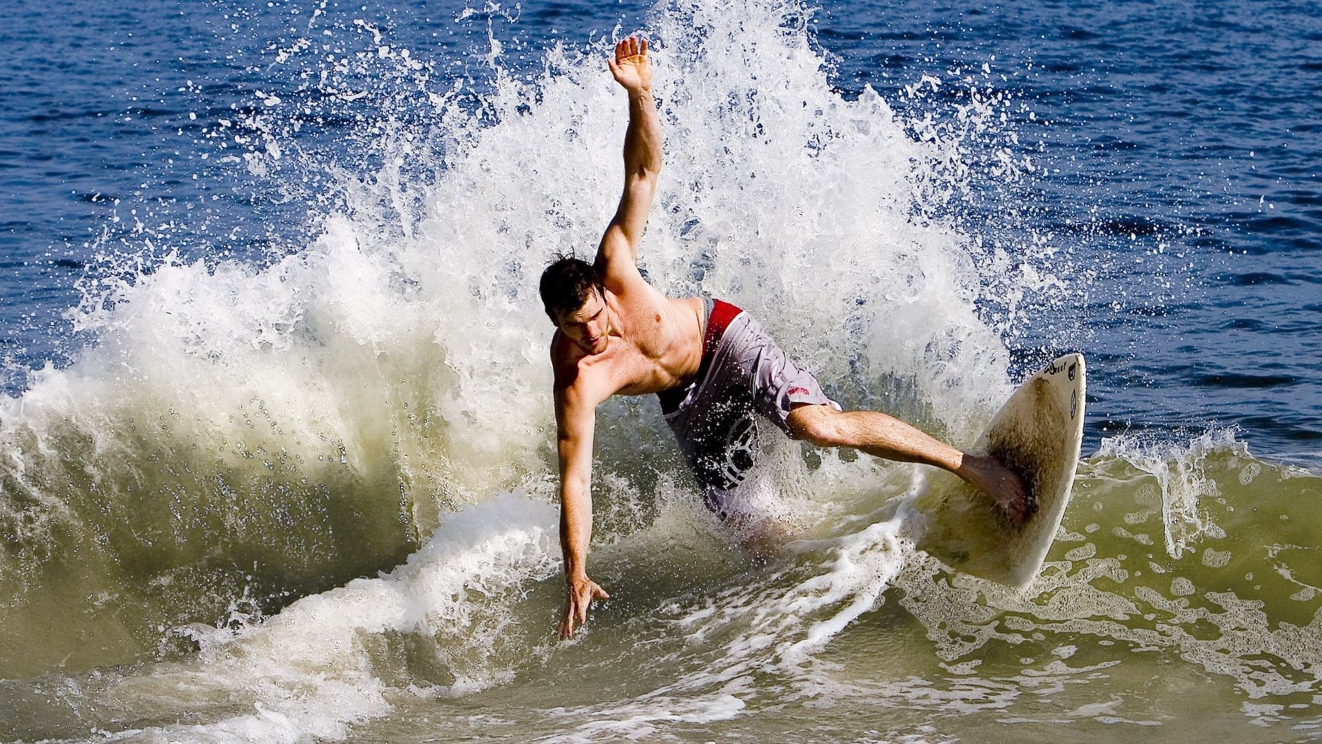 世界排球锦标赛激战正酣，中国队奋勇争先，世界排球世锦赛